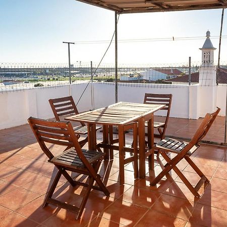 Blife Marya Private Rooms - Airport Stay Фару Экстерьер фото
